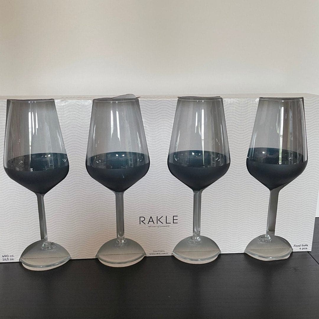 16.5 oz. Red Wine Glass in Navy Blue (Set of 4) - HER Home Design Boutique